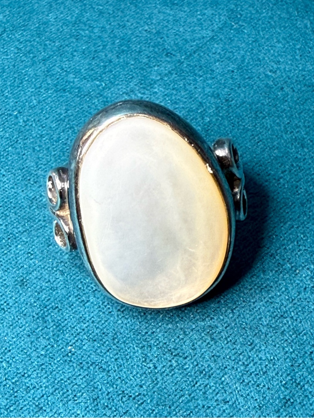 Sterling Silver Mother of Pearl Ring – 925